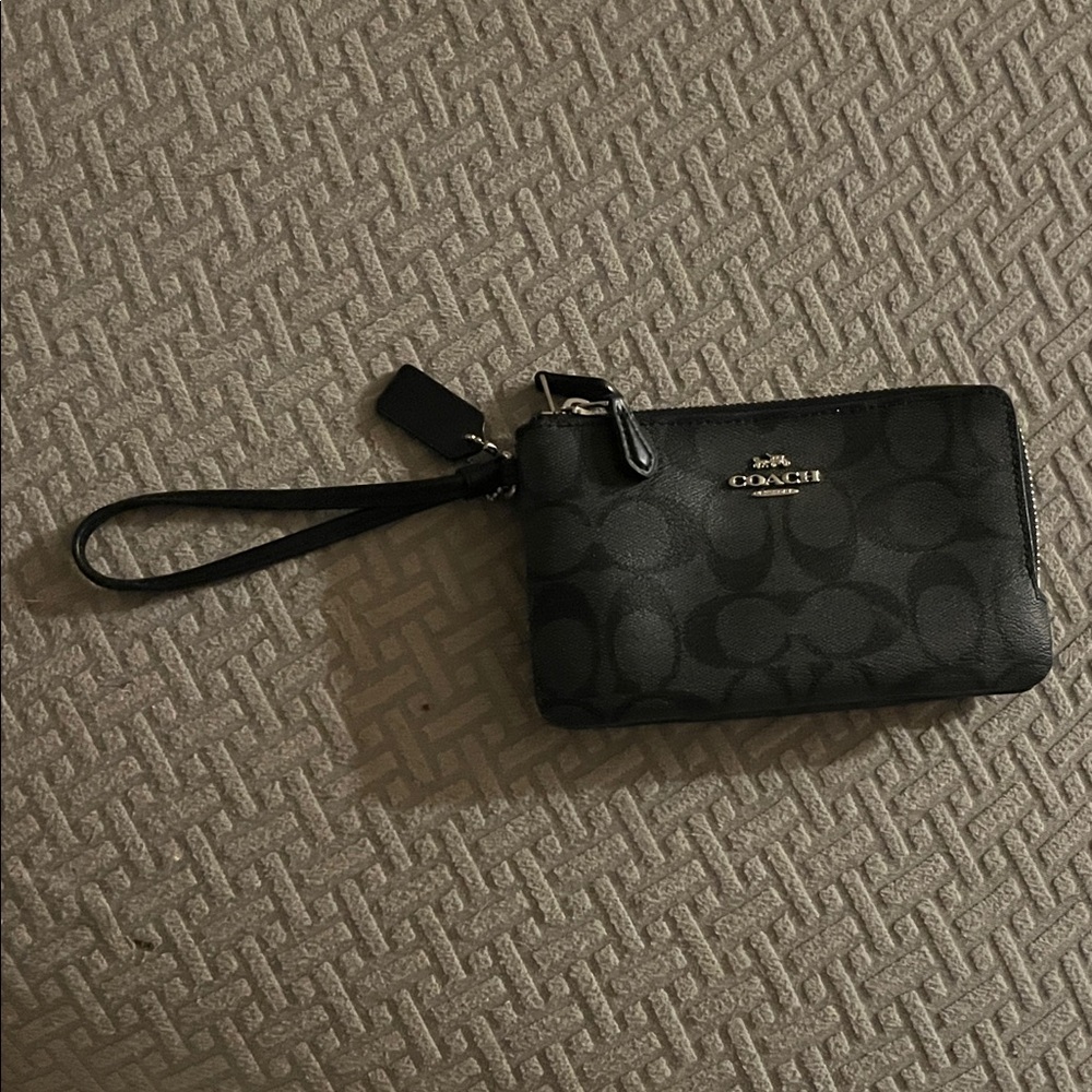 Coach Signature Black Wristlet